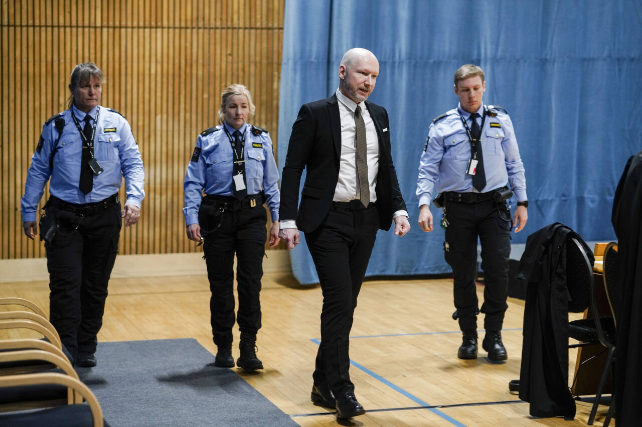 Anders Behring Breivik kan finne på å begå spektakulære handlinger i fengselet for å skape blest om seg selv hvis han opplever at interessen for ham avtar i offentligheten, ifølge en ny risikovurdering. Foto: Cornelius Poppe / NTB