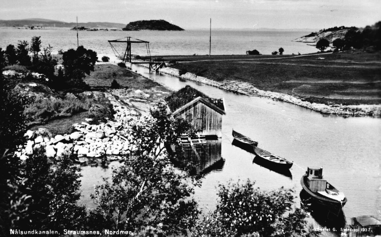 Nålsundkanalen i 1937. Ved utløpet ser vi Freifjorden, hvor de dro på fiske. (Foto: Georg Sverdrup / Nordmørsmusea)