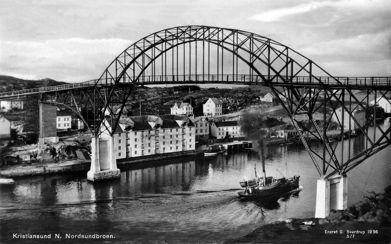 Nordsundbrua i 1937. Postkortbilde fra Georg Sverdrup.