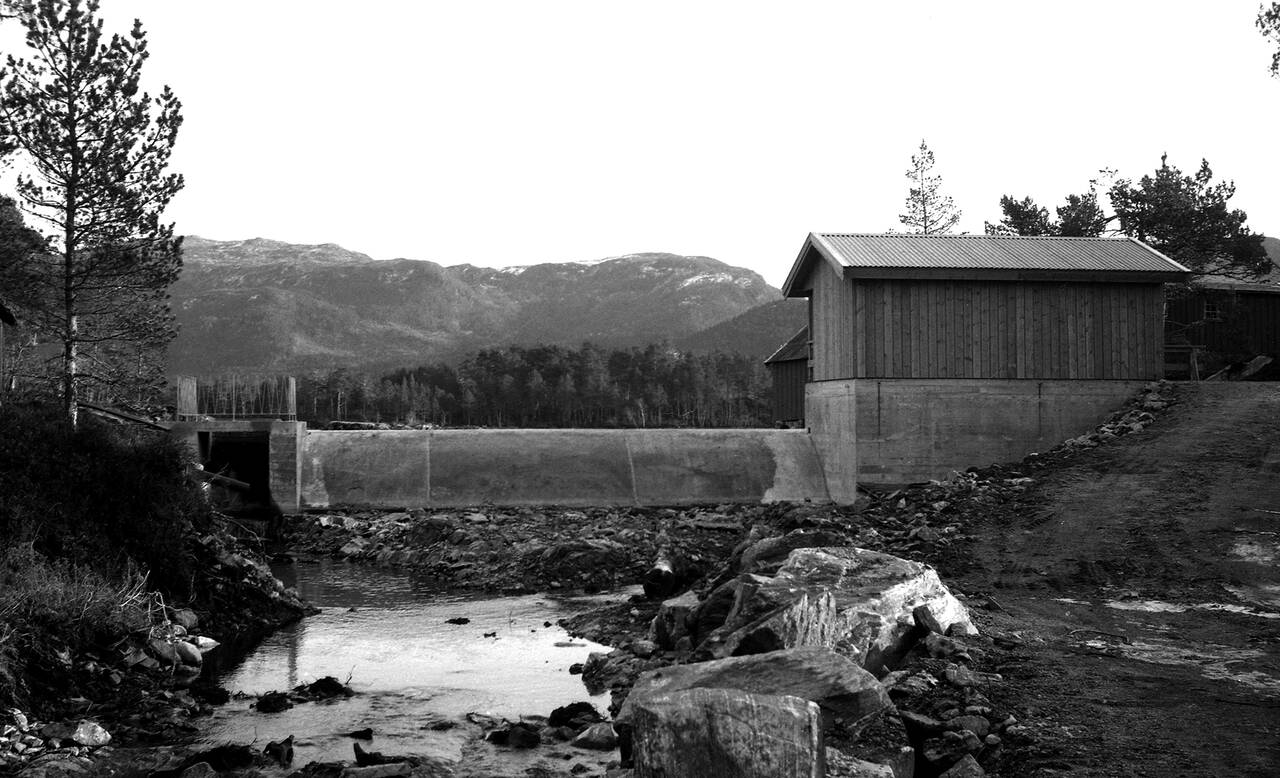 Kristiansund vannverk på Straumsnes like før det ble ferdig i 1979. Entreprenør Harry Mathisen hadde byggingen. Foto: Edvin Bakken