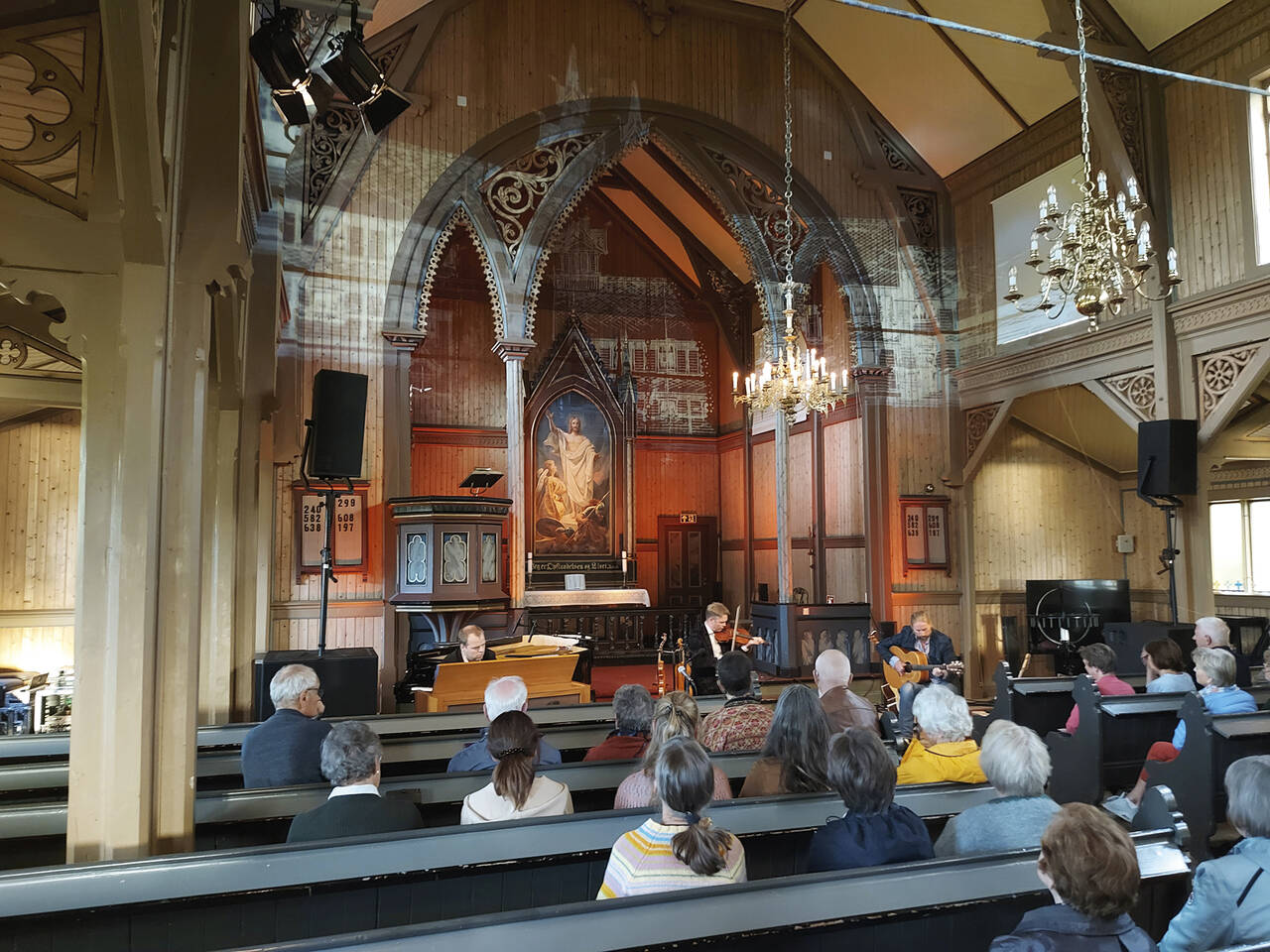 I 2022 var Frei kirke 125 år hvor det ble arrangert en jubileumskonsert 23. september med Rune Tylden, Andreas Ljones og Øystein Sandbukt. Foto: Terje Holm