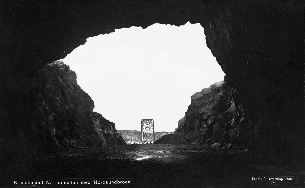 Fra byggingen av tunnelen på Nordlandet. (Postkortbilde fra Georg Sverdrup)