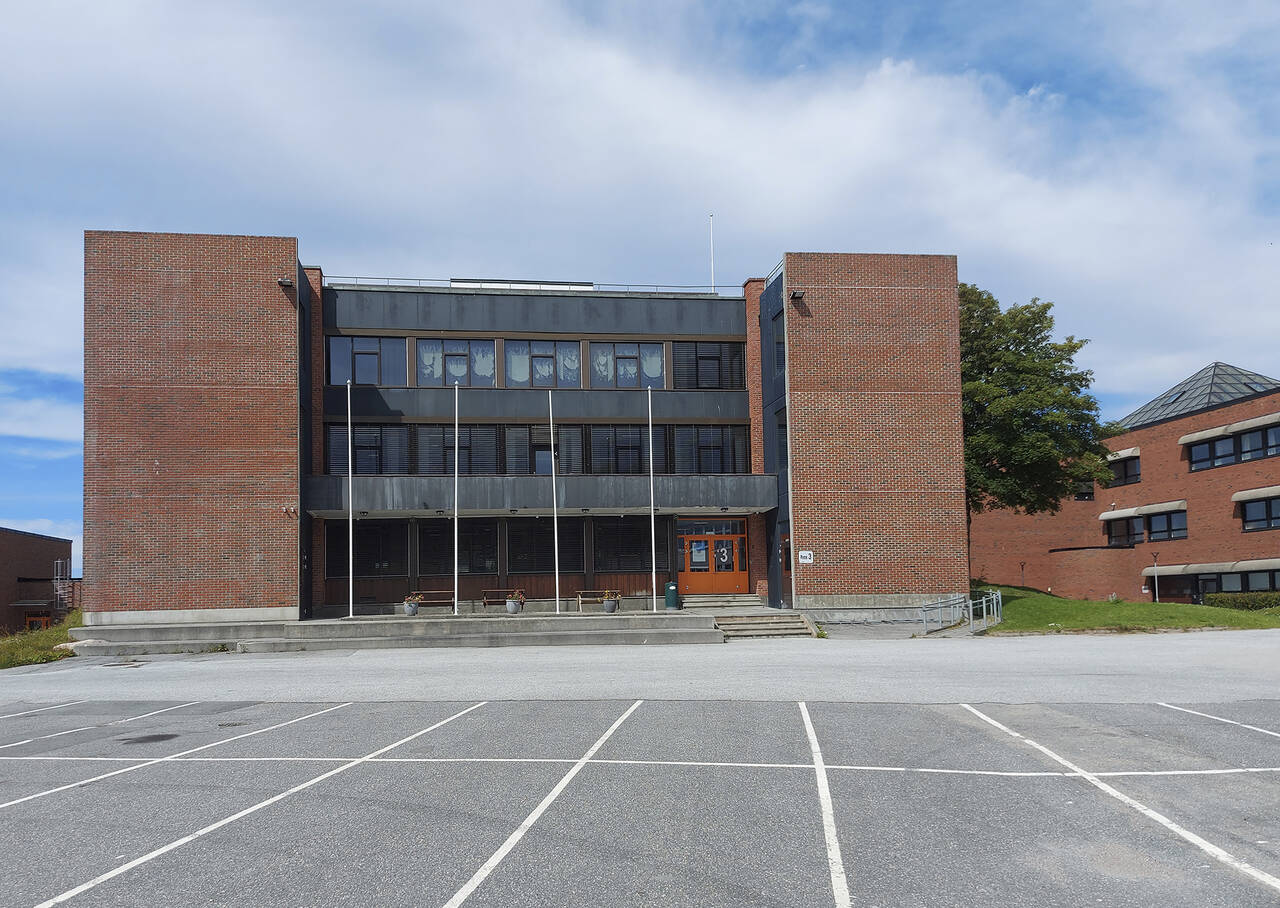 Samme bygget i dag, som en del av Kristiansund videregående skole. Foto: Terje Holm