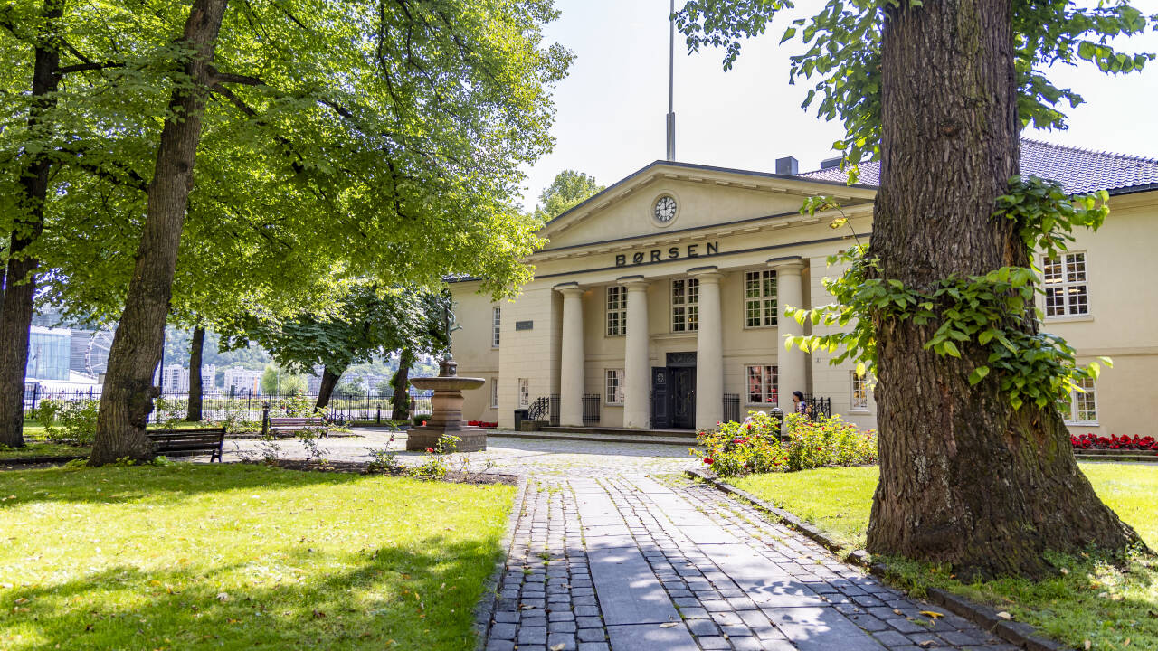 Hovedindeksen på Oslo Børs steg med 0,4 prosent fredag, kronekursen hentet seg litt inn, mens oljeprisen falt kraftig. Foto: Tor Erik Schrøder / NTB