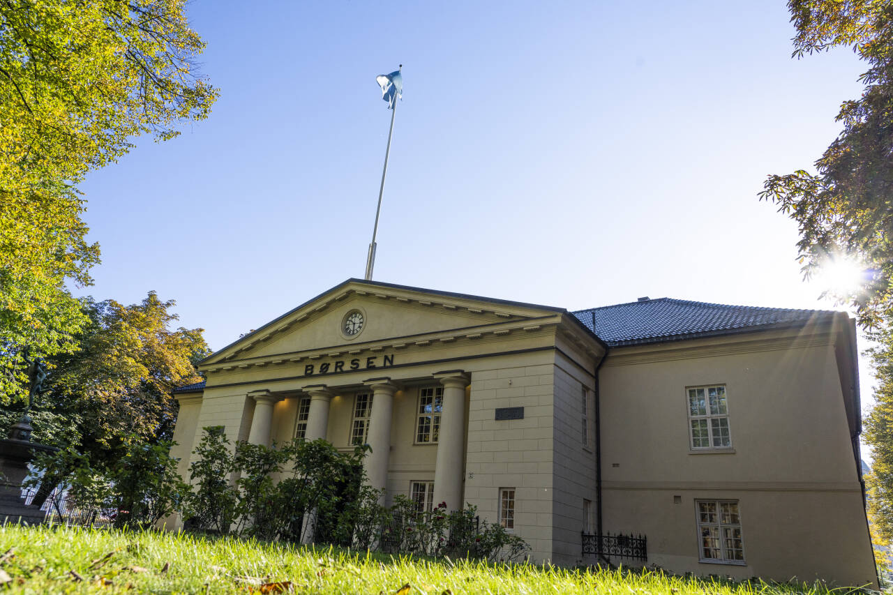 Hovedindeksen på Oslo Børs stiger over ett prosent på ukens siste handelsdag. Foto: Erik Johansen / NTB