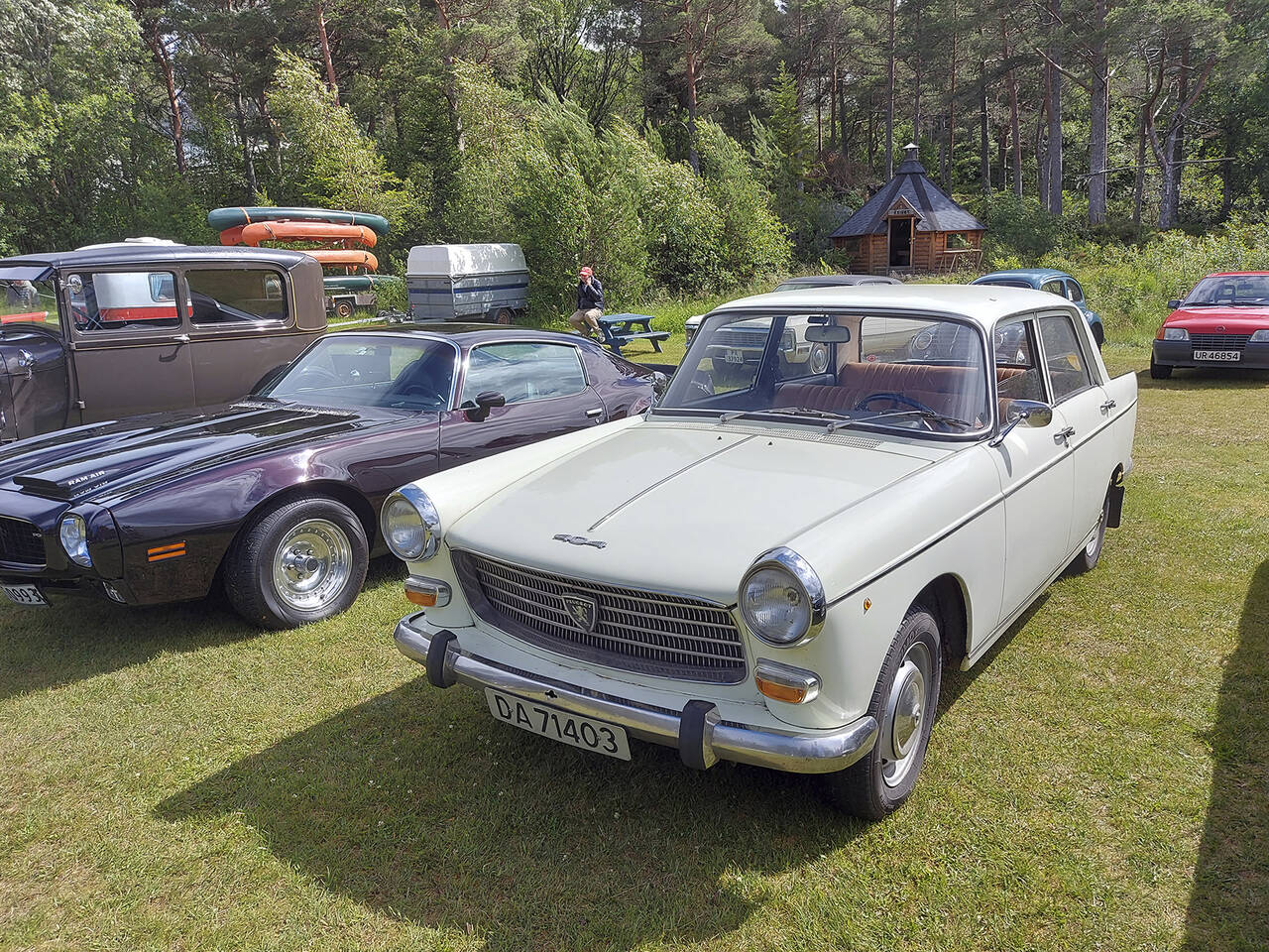 Peugeot 404, en populær og god bil på 1960-tallet, også som drosje. Foto: Terje Holm