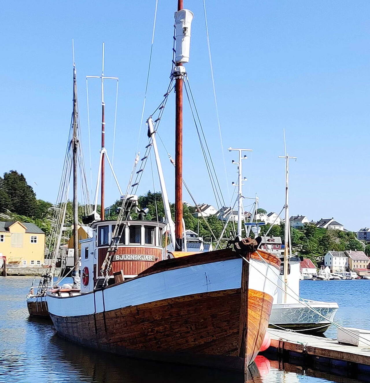 «Bjugnaskjær», eigar Robert Holberg, vil bidra til maritimt miljø på Ilabukta. Foto: Privat