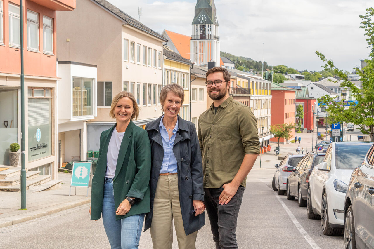 Frå venstre Ingvild Gjerdset, Grete Kongshaug og Ola Hjelen. Foto: Per-Kristian Bratteng/Møre og Romsdal fylkeskommune