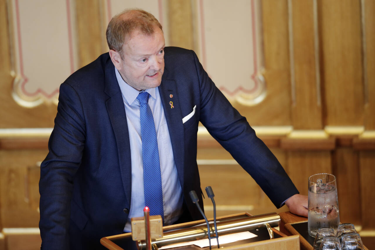 Terje Halleland (Frp) mener industriforfall er en viktig årsak til utslippskutt. Foto: Rodrigo Freitas / NTB