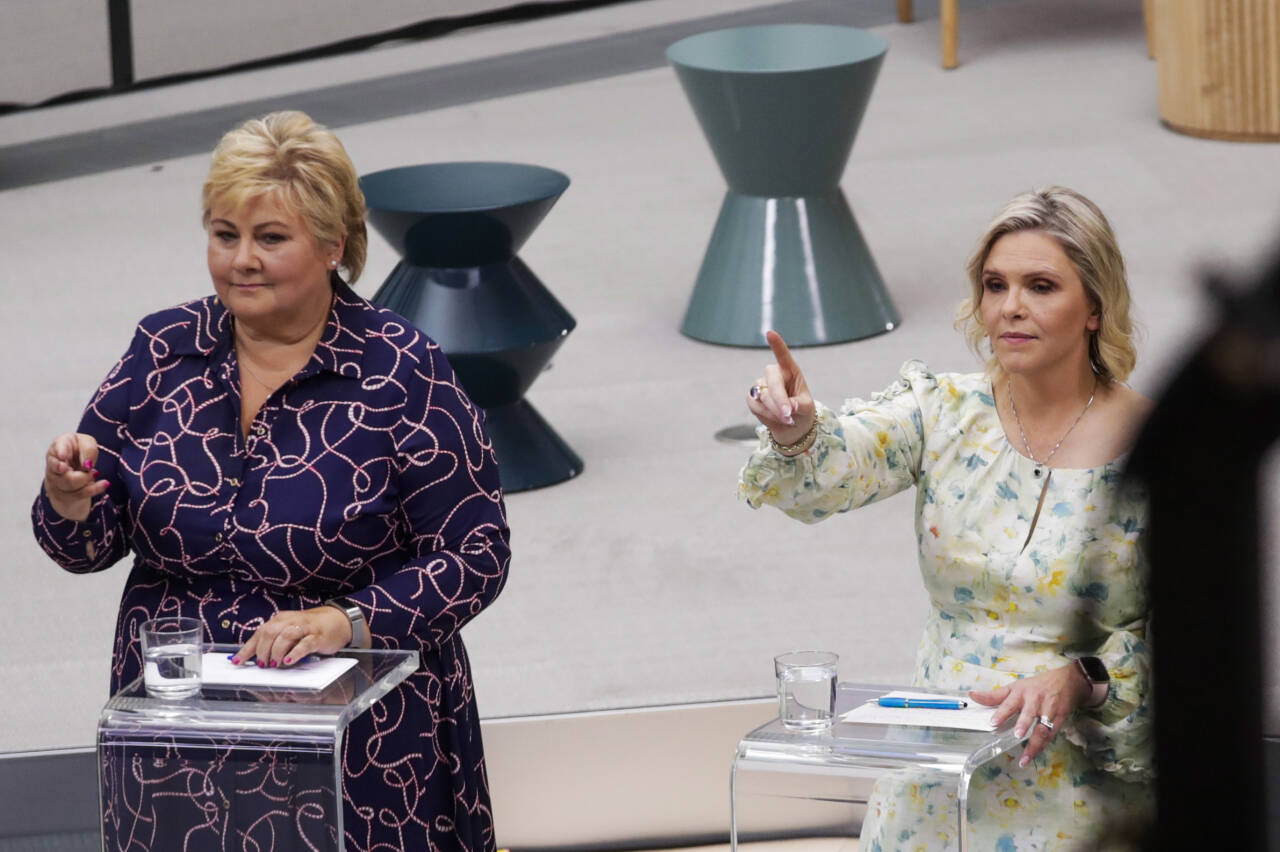 Erna Solberg (H) og Sylvi Listhaug (Frp) kan forberede seg på flertall på Stortinget neste år, om målingene i år slår til. Foto: Emilie Holtet / NTB