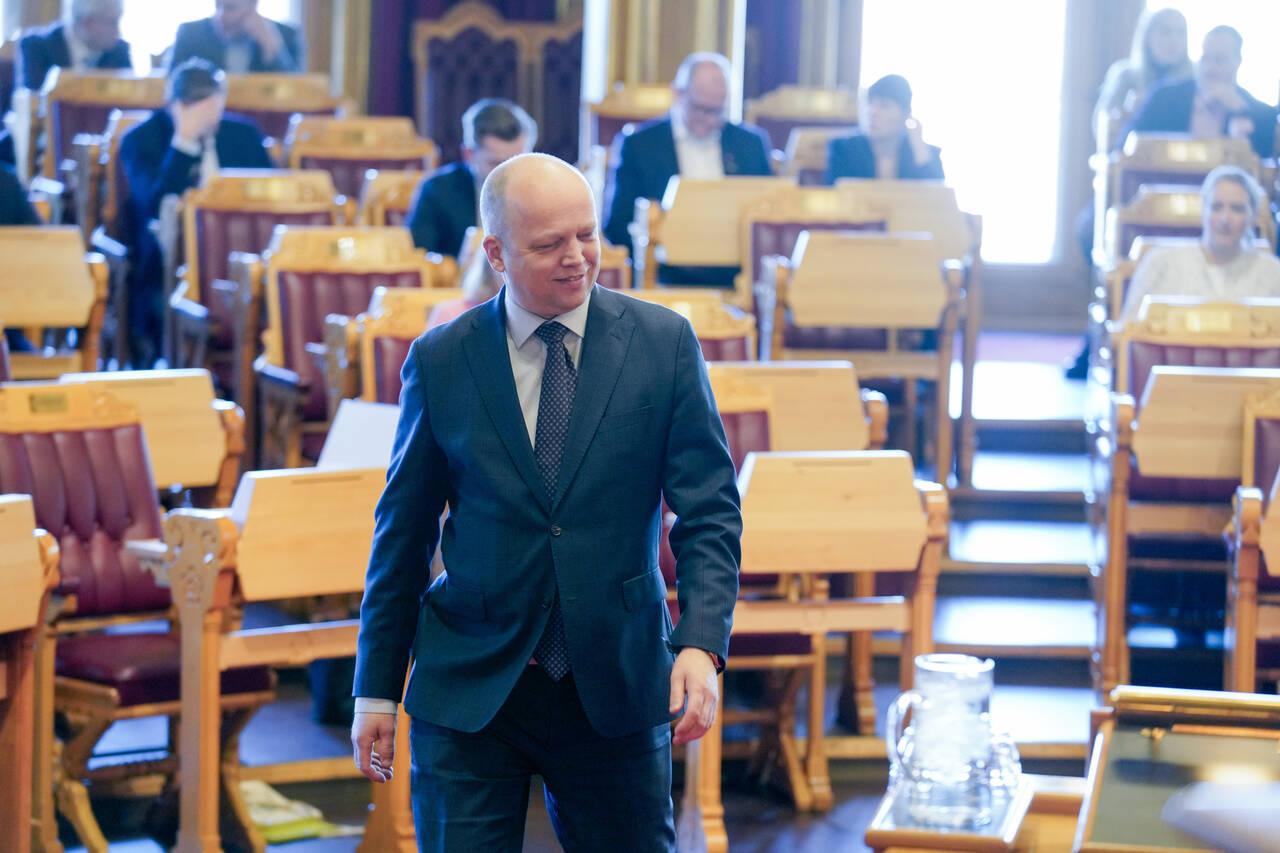 Finansminister Trygve Slagsvold Vedum under den muntlige spørretimen i Stortinget. Foto: Terje Bendiksby / NTB
