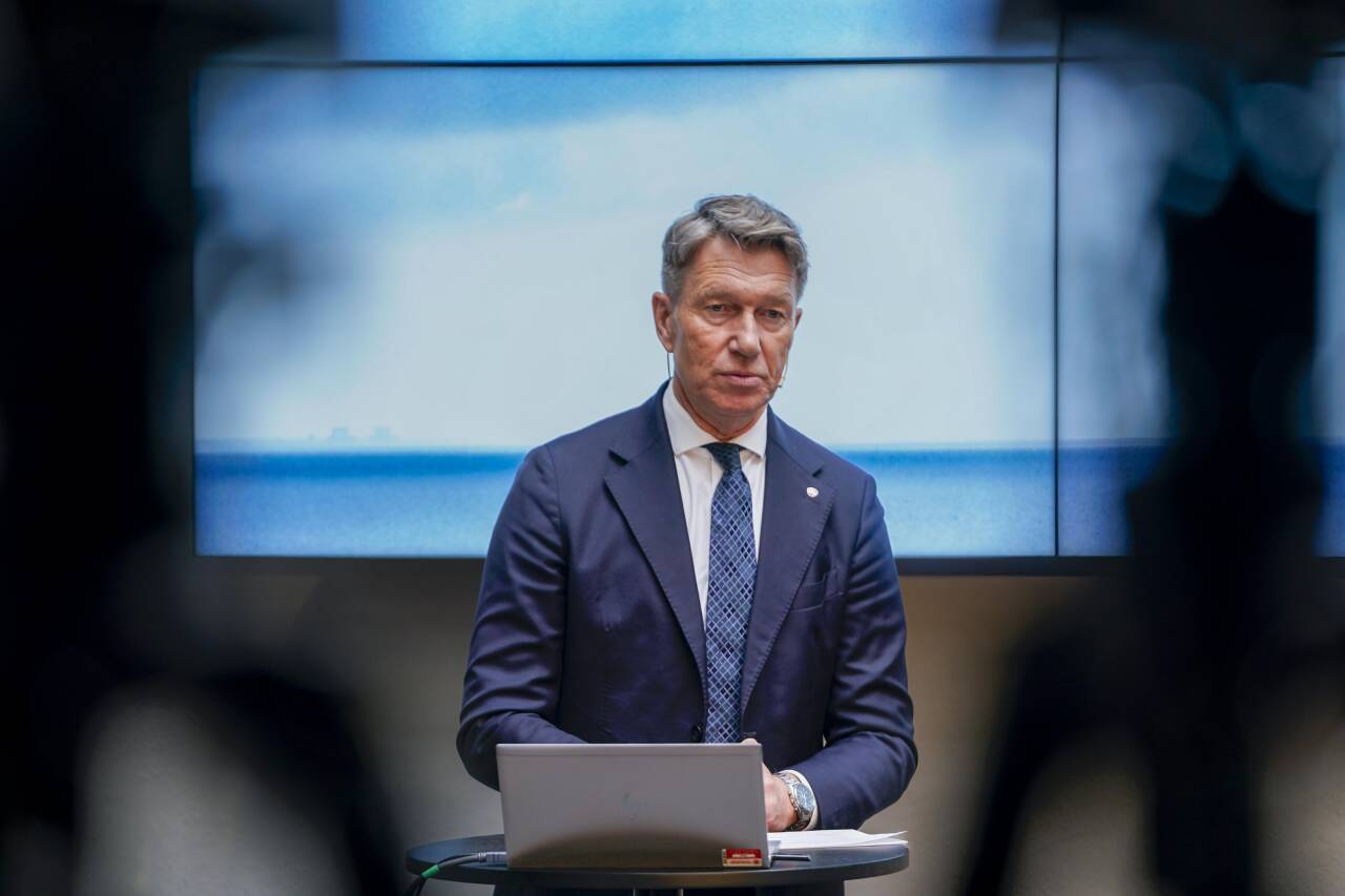 Olje og energiminister Terje Aasland (Ap) omtaler regjeringens politikk som vellykket fordi auksjonen som avgjør hvem som får bygge ut havvindparken Sørlige Nordsjø II fremdeles pågår. Foto: Terje Pedersen / NTB