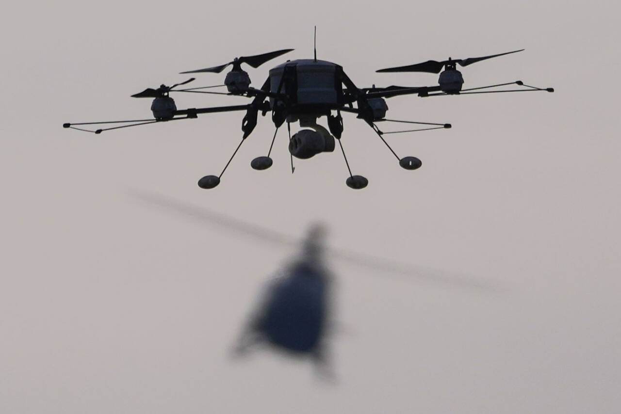 Halvparten av all dronetrafikk i nærheten av flyplasser i fjor var ulovlig, melder Avinor- Foto: Darko Vojinovic/ AP
