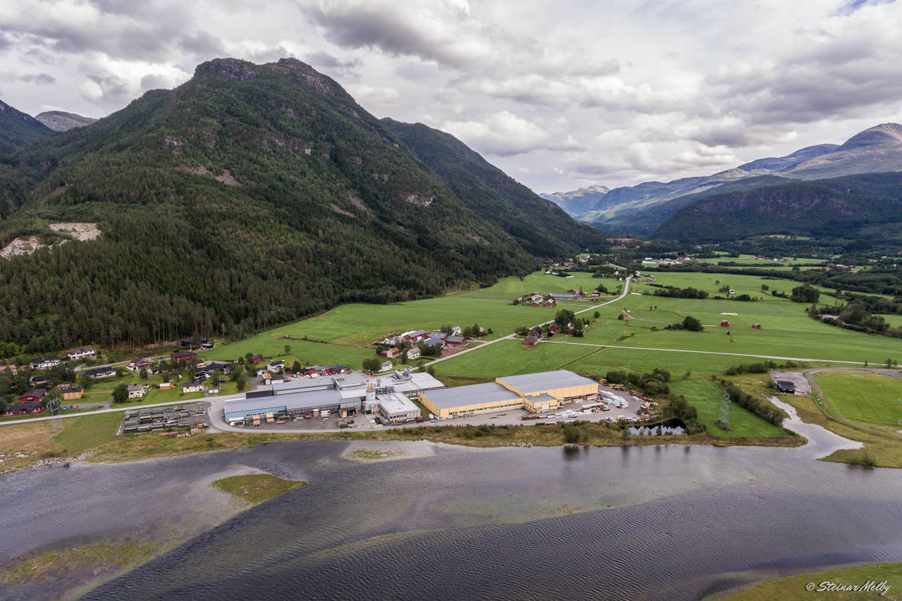 På Kvennset i Todalen, i den tidligere møbelfabrikken til Talgø, produseres elementene til bygget på Kranaskjæret i Kristiansund.  Foto: Steinar Melby / NettStudio