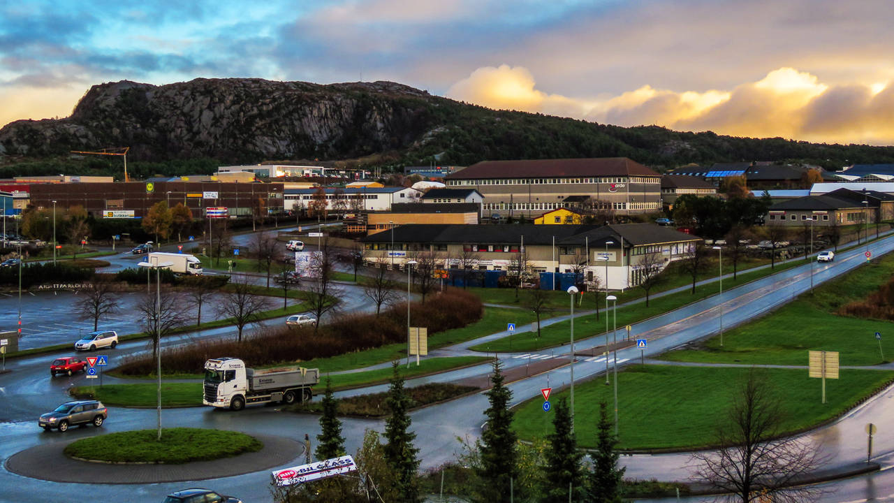 Værsituasjonen fredags morgen i Kristiansund, før vinterkulda kommer krypende. Foto: Steinar Melby / NettStudio