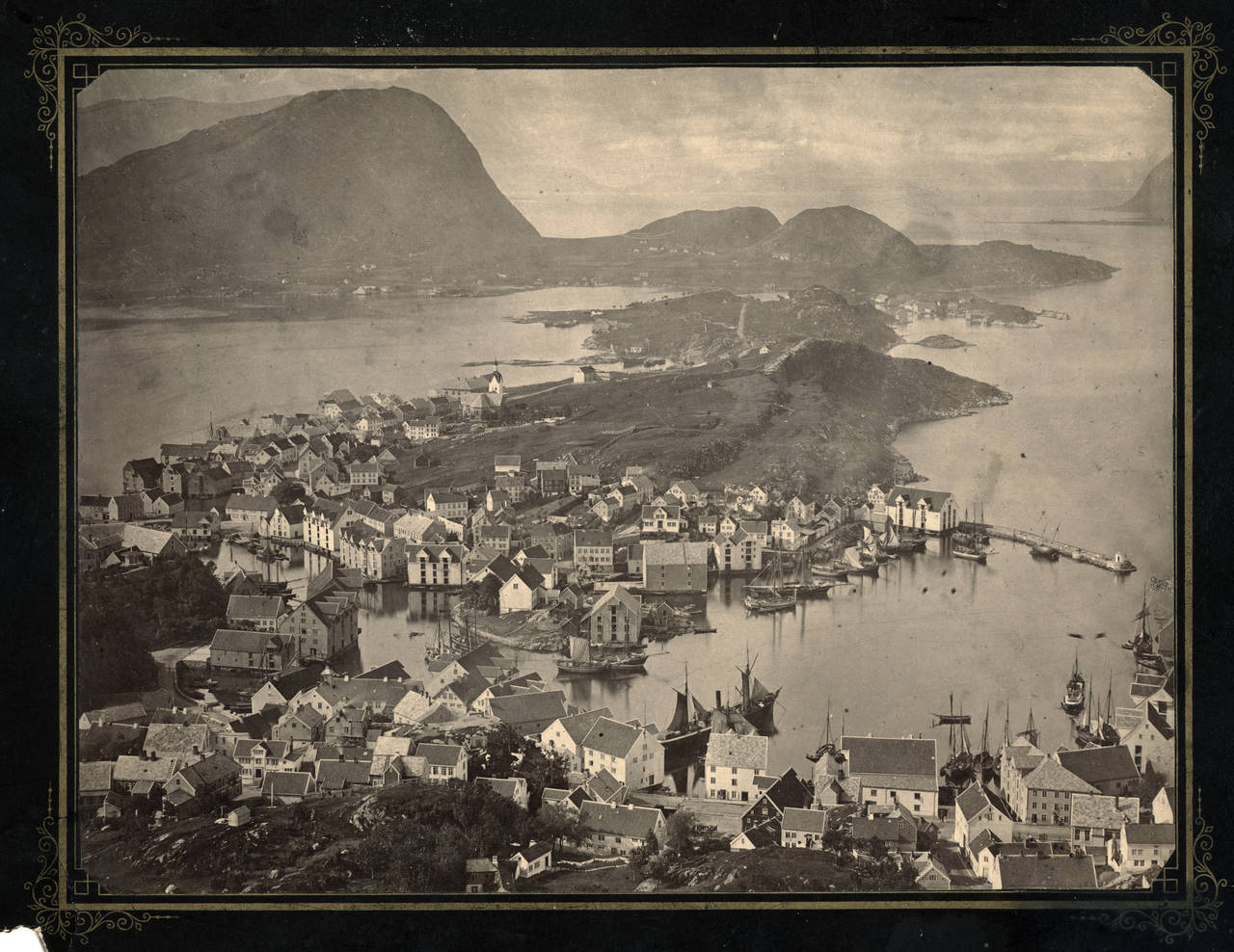 Ålesund før brannen 1904 Foto: Riksantikvaren