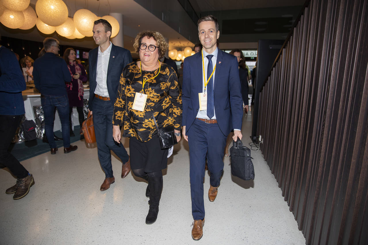 Nestlederne Kjell Ingolf Ropstad og Olaug Bollestad og partileder Knut Arild Hareide på vei inn til KrFs ekstraordinære landsmøte på Gardermoen fredag. Foto: Håkon Mosvold Larsen / NTB scanpix