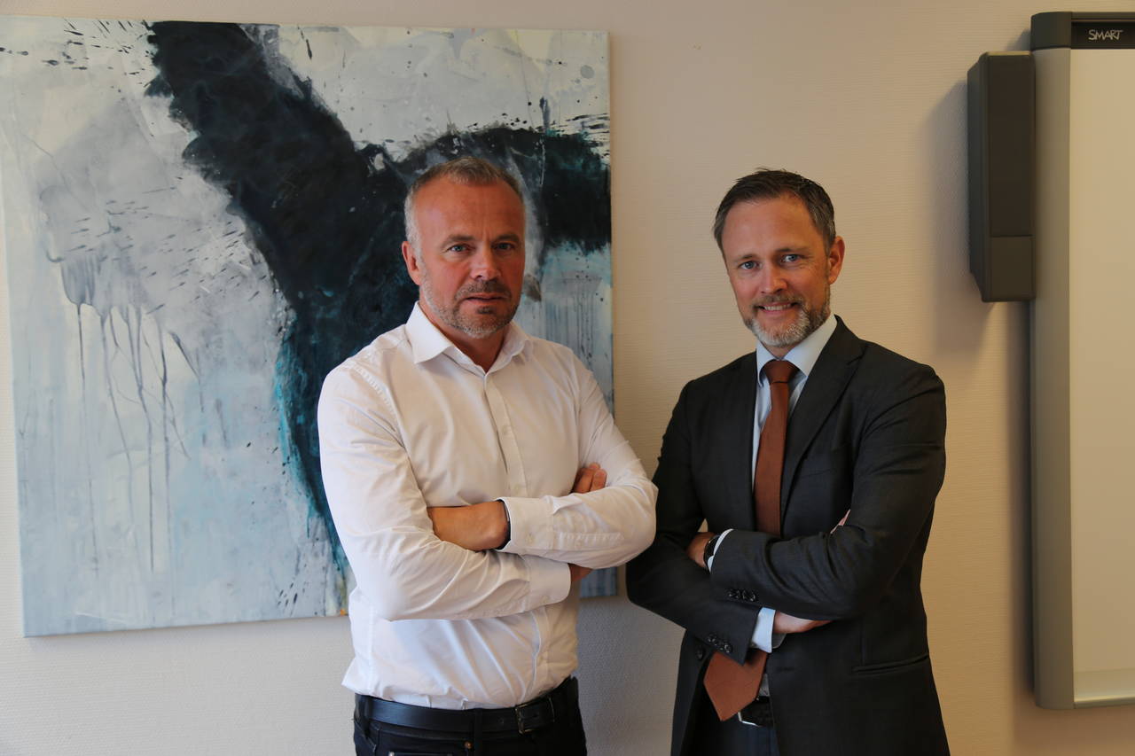 Både ordfører Kjell Neergaard og rådmann Arne Ingebrigtsen er godt fornøyd med balanse i 2018, men er bekymret  for det høye driftsnivået. Foto: Tore Lyngvær / Kristiansund kommune