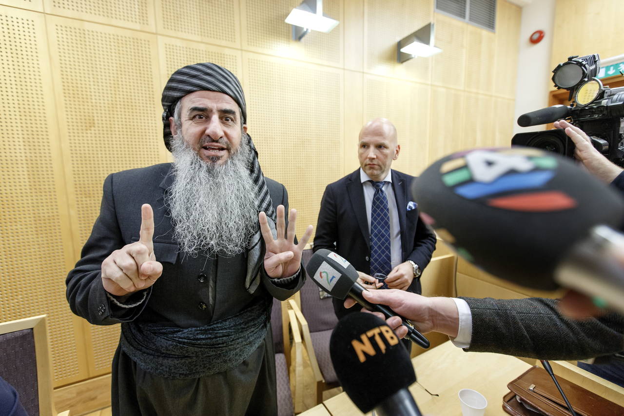 Mulla Krekar (t.v) og hans advokat Brynjar Meling. Foto: Gorm Kallestad / NTB scanpix