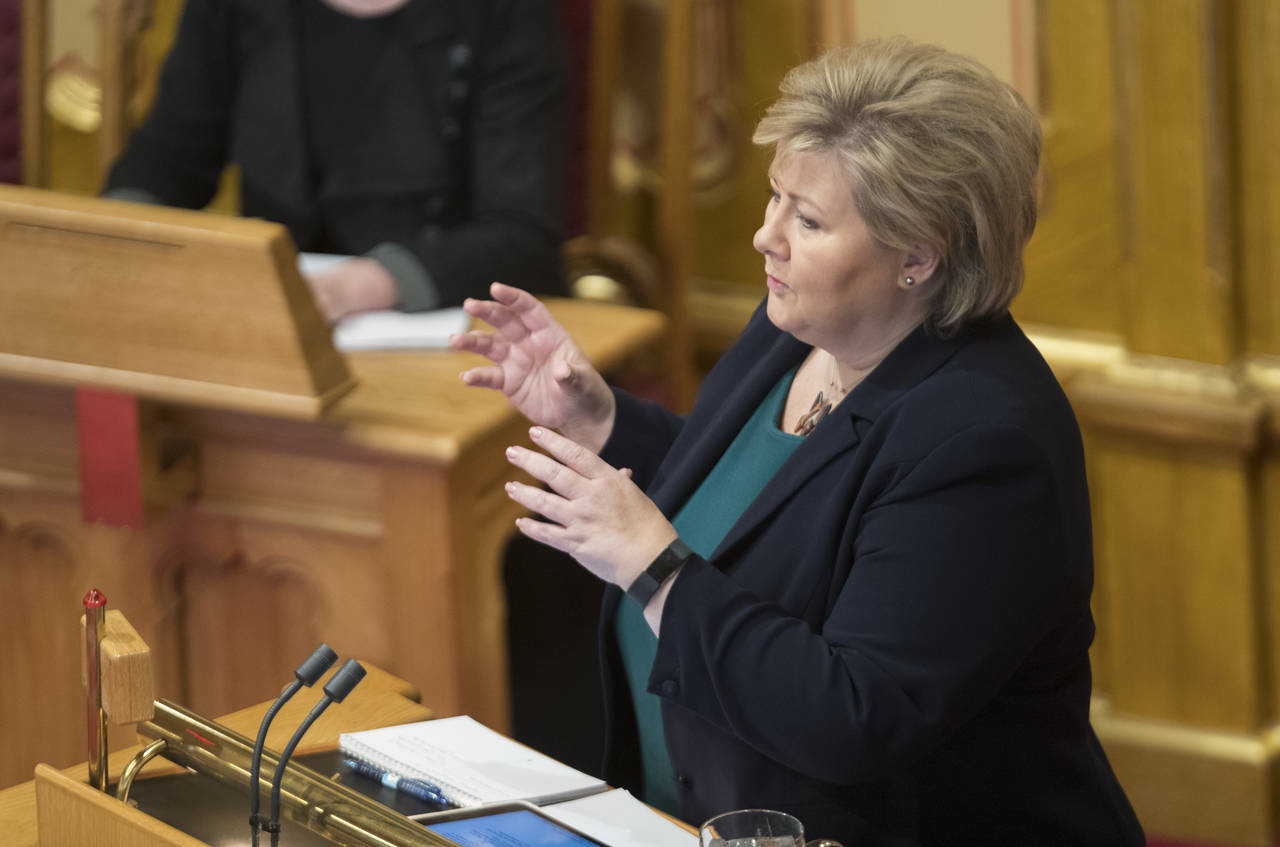 Statsminister Erna Solberg (H) måtte svare på kritiske spørsmål om de høye strømprisene i onsdagens spørretime. Foto: Terje Bendiksby / NTB scanpix.