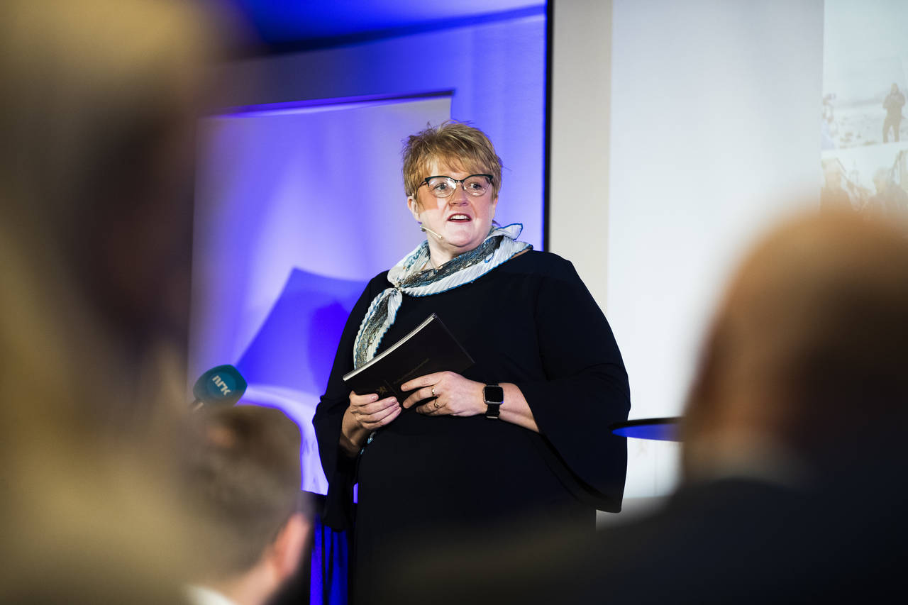 Kulturminister Trine Skei Grande presenterte mediestøttemeldingen fredag, på Landslaget for lokalaviser (LLA) sitt landsmøte på Scandic Ambassadeur Hotel i Drammen. Foto: Berit Roald / NTB scanpix