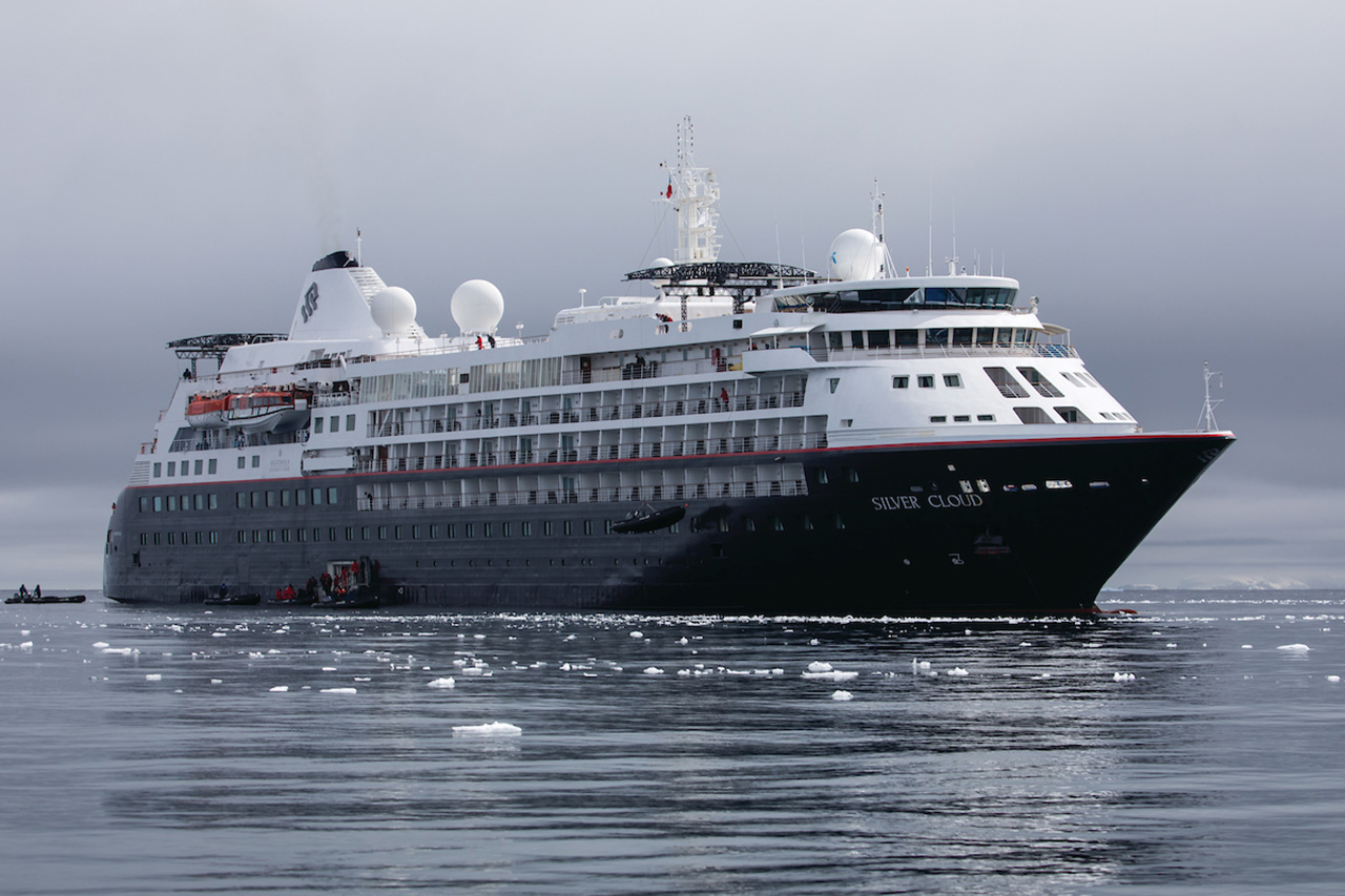 Silver Cloud Expedition på ekspedisjon. Foto: Bruno Cazarini