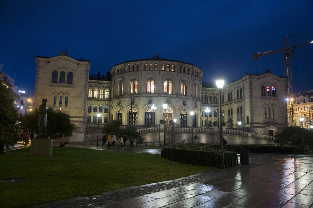 På Stortinget er det hemmelighold om pengebruk når det gjelder egenbevilgede midler for noen partier. Foto: Terje Pedersen / NTB scanpix