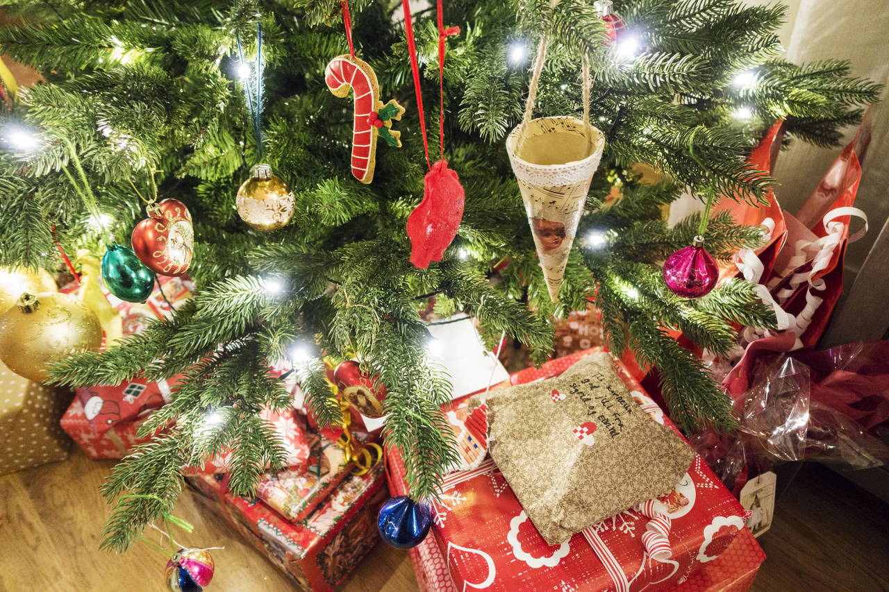 Byttelapp i julepakka er like viktig som gavelapp, er oppfordringen fra Forbrukerrådet. Foto: Gorm Kallestad / NTB scanpix