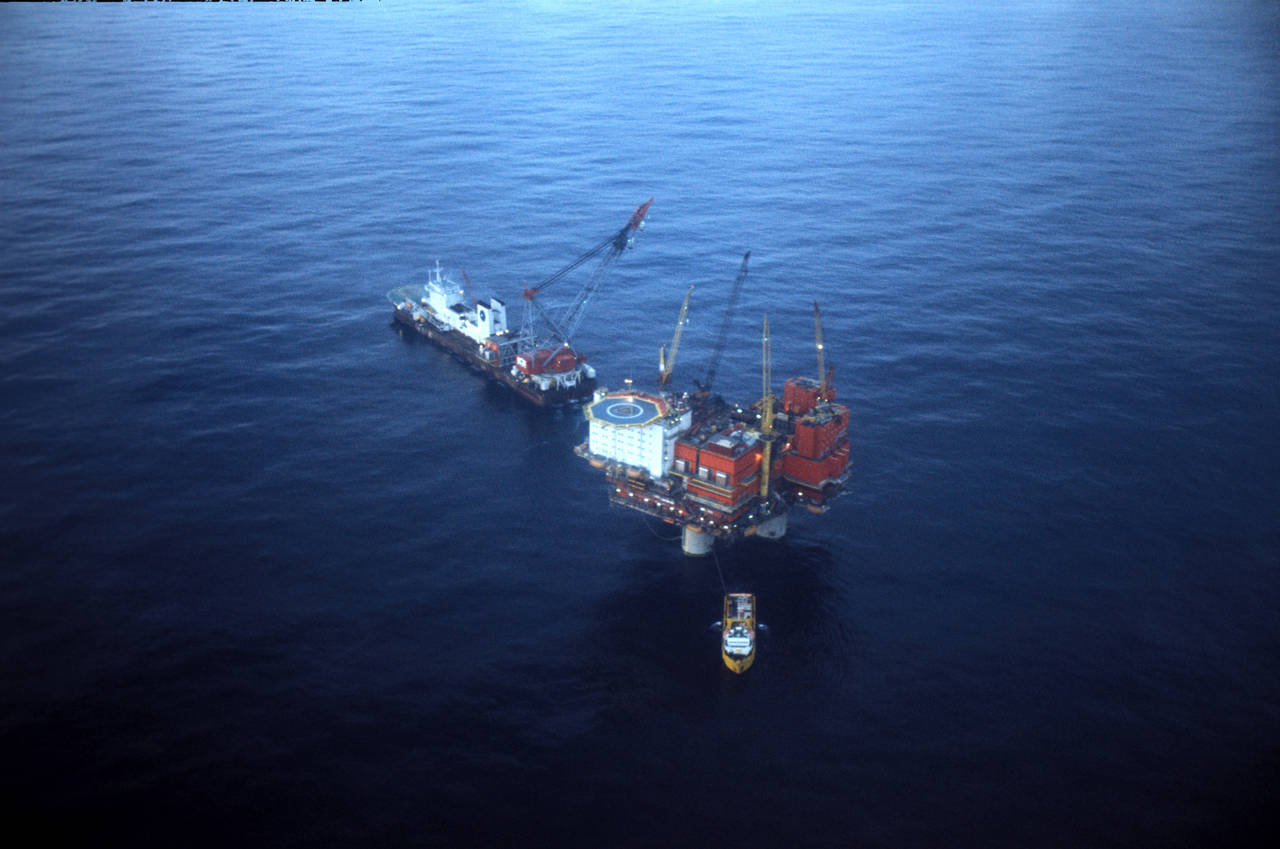 Slik så oljeboringsplattformen Statfjord A ut i oktober 1977, to år før produksjonsstart. Om få år er det over for den innbringende plattformen. Foto: Oddvar Walle Jensen / NTB scanpix