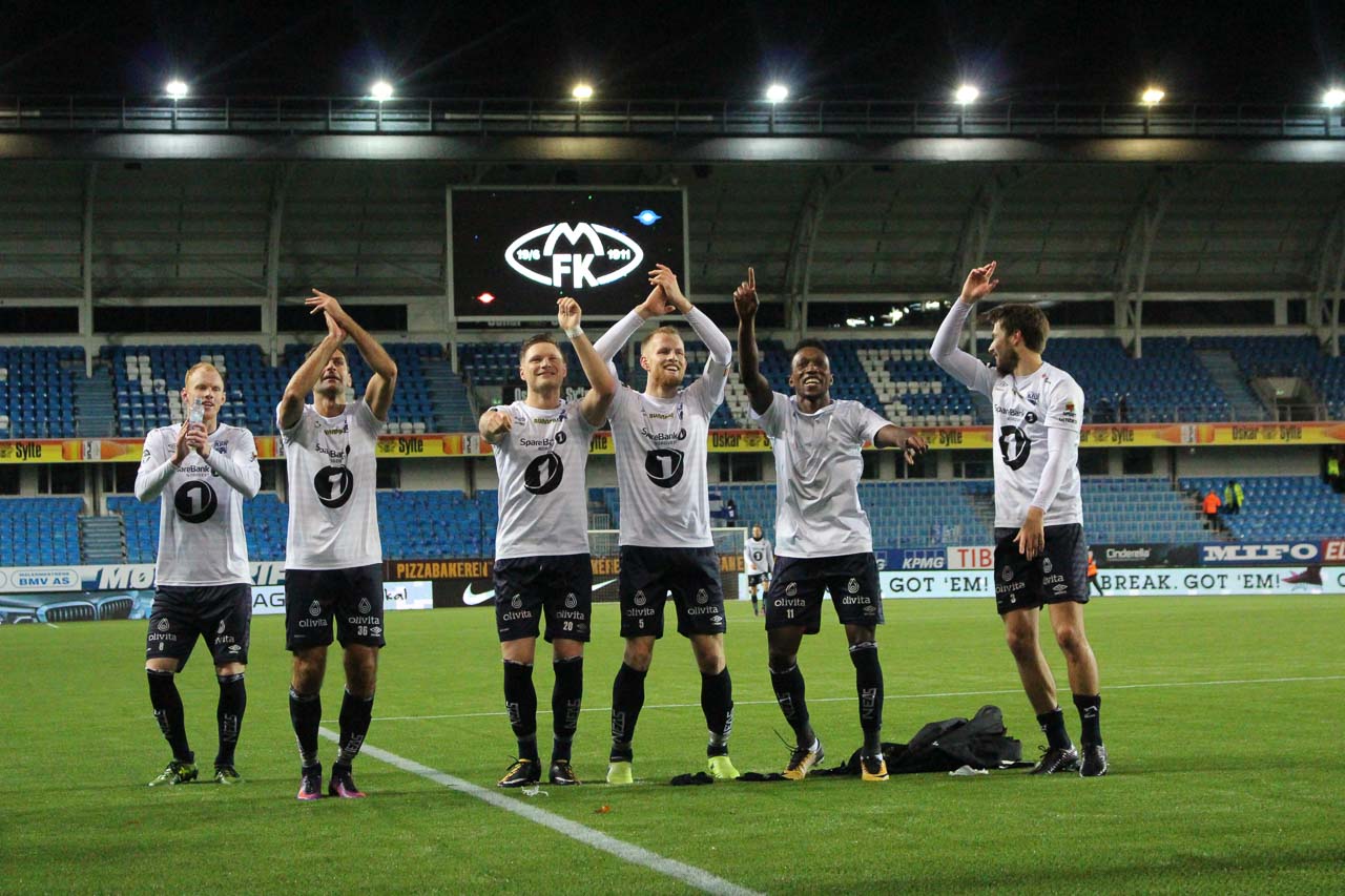 Helaften på Aker Stadion. Foto: Daniel José Haavin