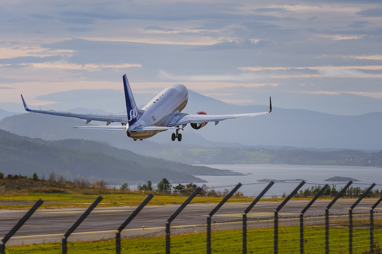 Innstrammingen rammer også ansatte i fly-, buss- og togbransjen. Illustrasjonsfoto: Kurt Helge Røsand / KSU.NO