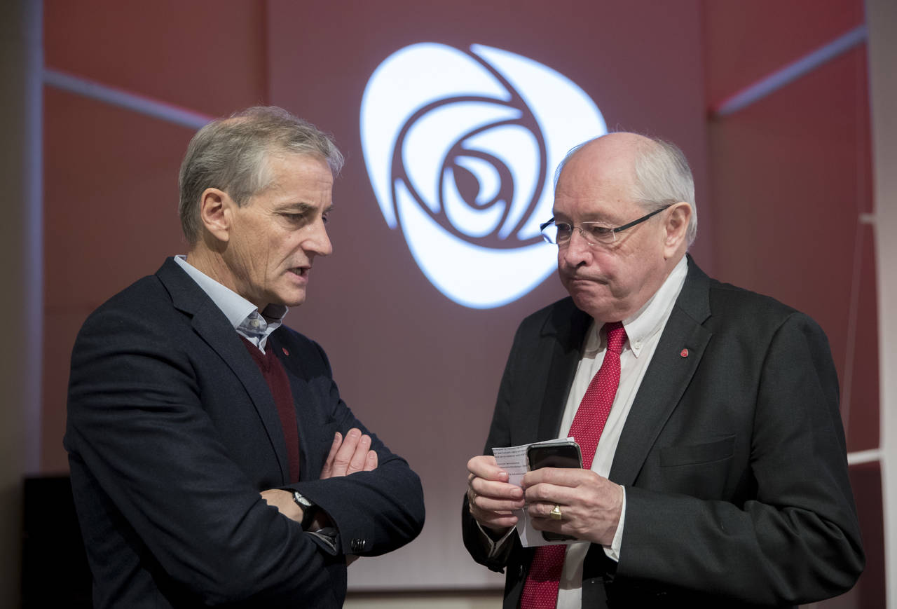  Ap-veteran Martin Kolberg, som er skeptisk til norsk Acer-tilslutning, arbeiderparti-leder Jonas Gahr Støre er ikke enig med Kolberg... Credit: NTB scanpix