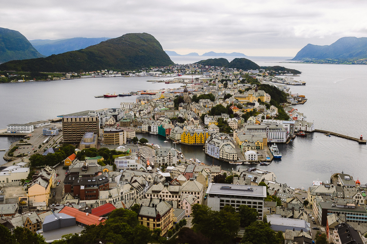 Ålesund opplever for tiden det ordføreren i kommunen kaller en tredje smittebølge. Foto: Kurt Helge Røsand / KSU. NO