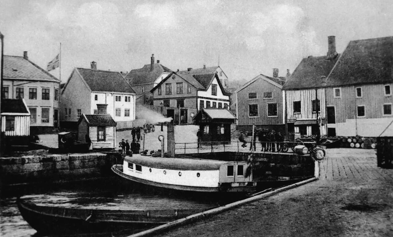 «Presto» i huken på Nordlandet ca. 1912. Foto: Nordmørsmusea