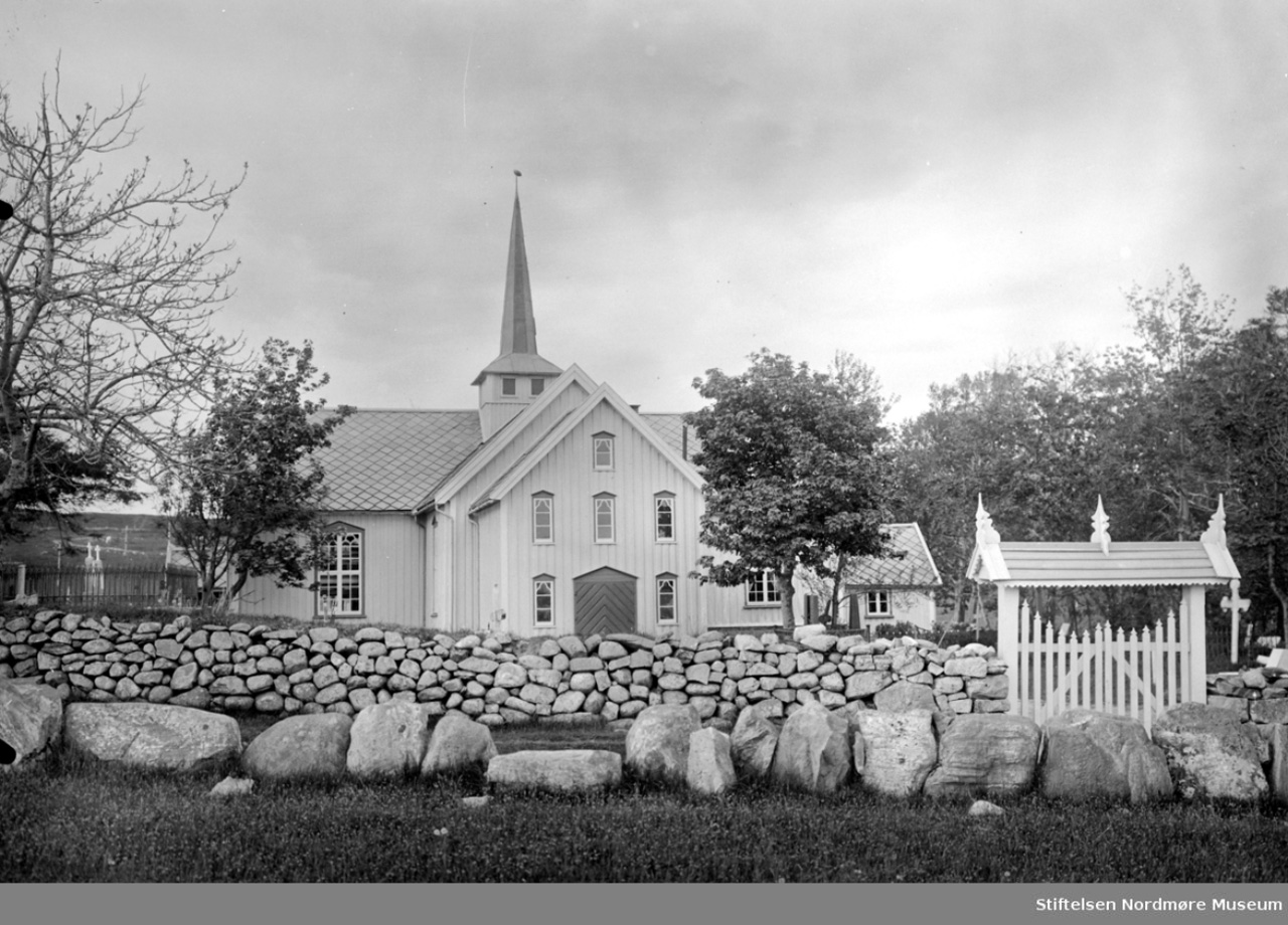 Fra Nordmøre Museums fotosamlinger