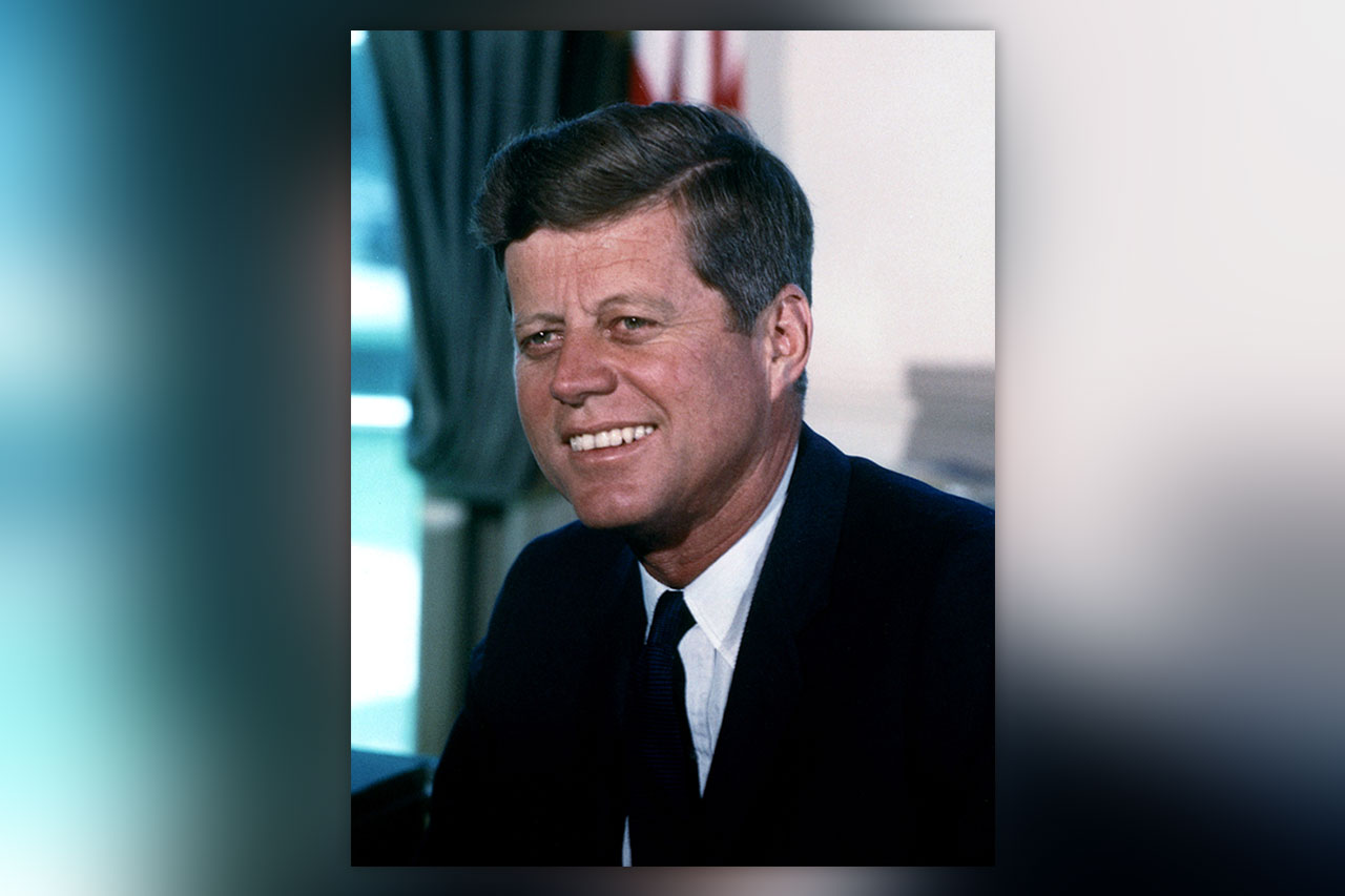 John Fitzgerald Kennedy i Oval Office 1963. Foto: Wikipedia