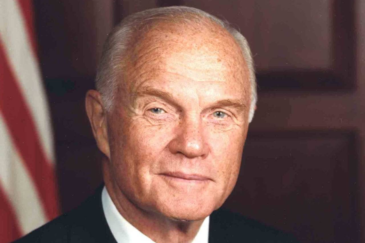 John Glenn. By US Congress [Public domain], via Wikimedia Commons