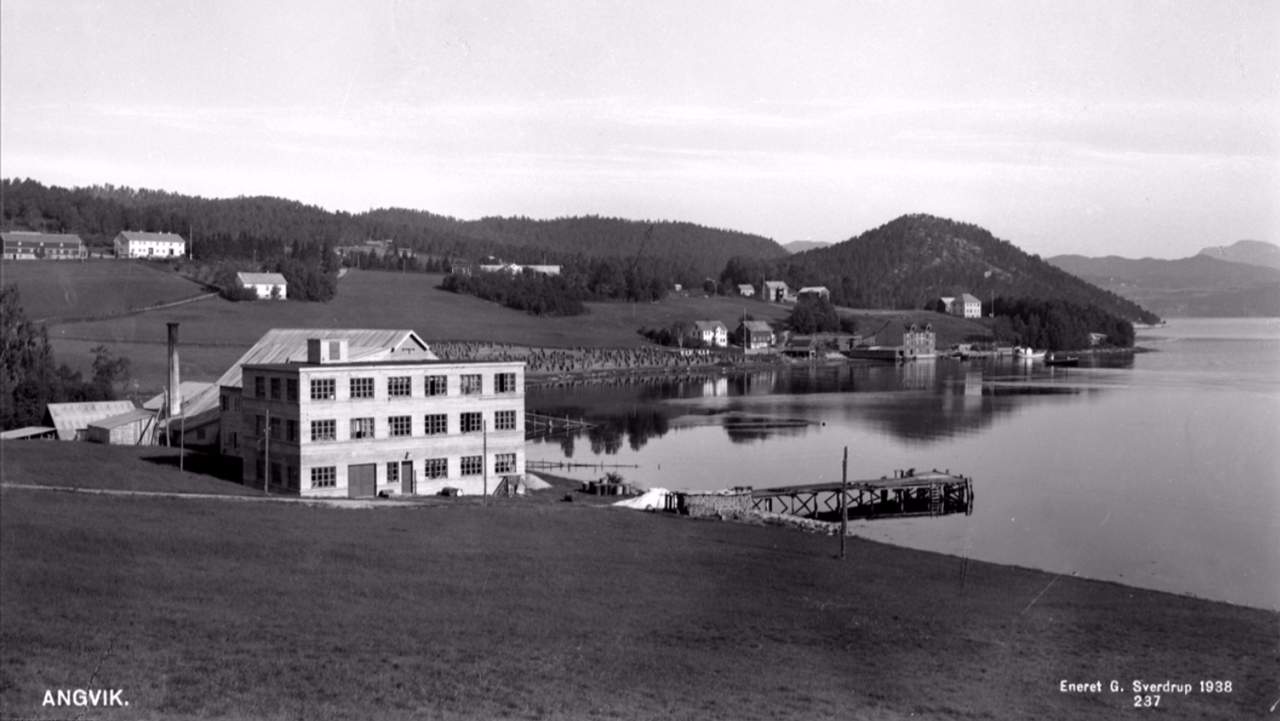 Angvik, Gjemnes. Fra Nordmøre museums fotosamlinger