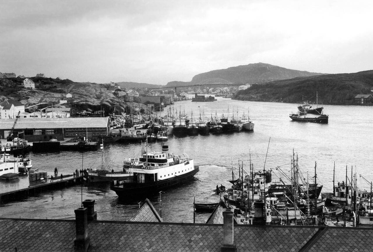 Et typisk havnebilde fra 1964. Foto: Eivind Rodlie