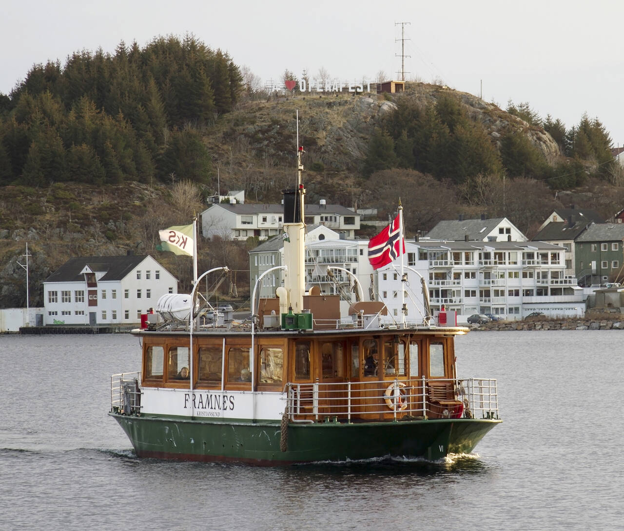 «Framnæs» i rute mot Piren i 2020. Foto: Terje Holm