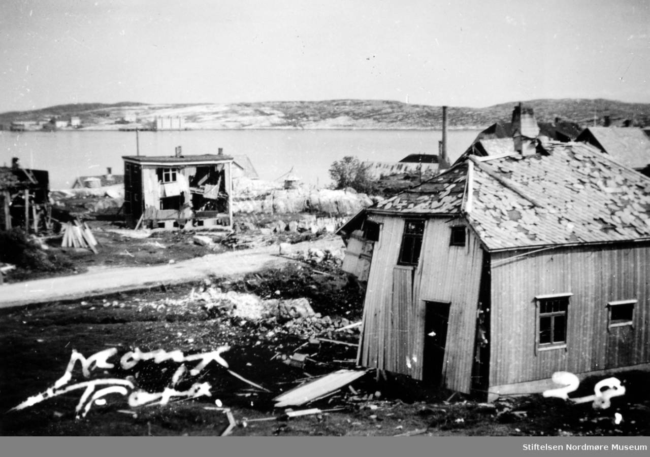 Fra Nordmøre museums fotosamlinger.