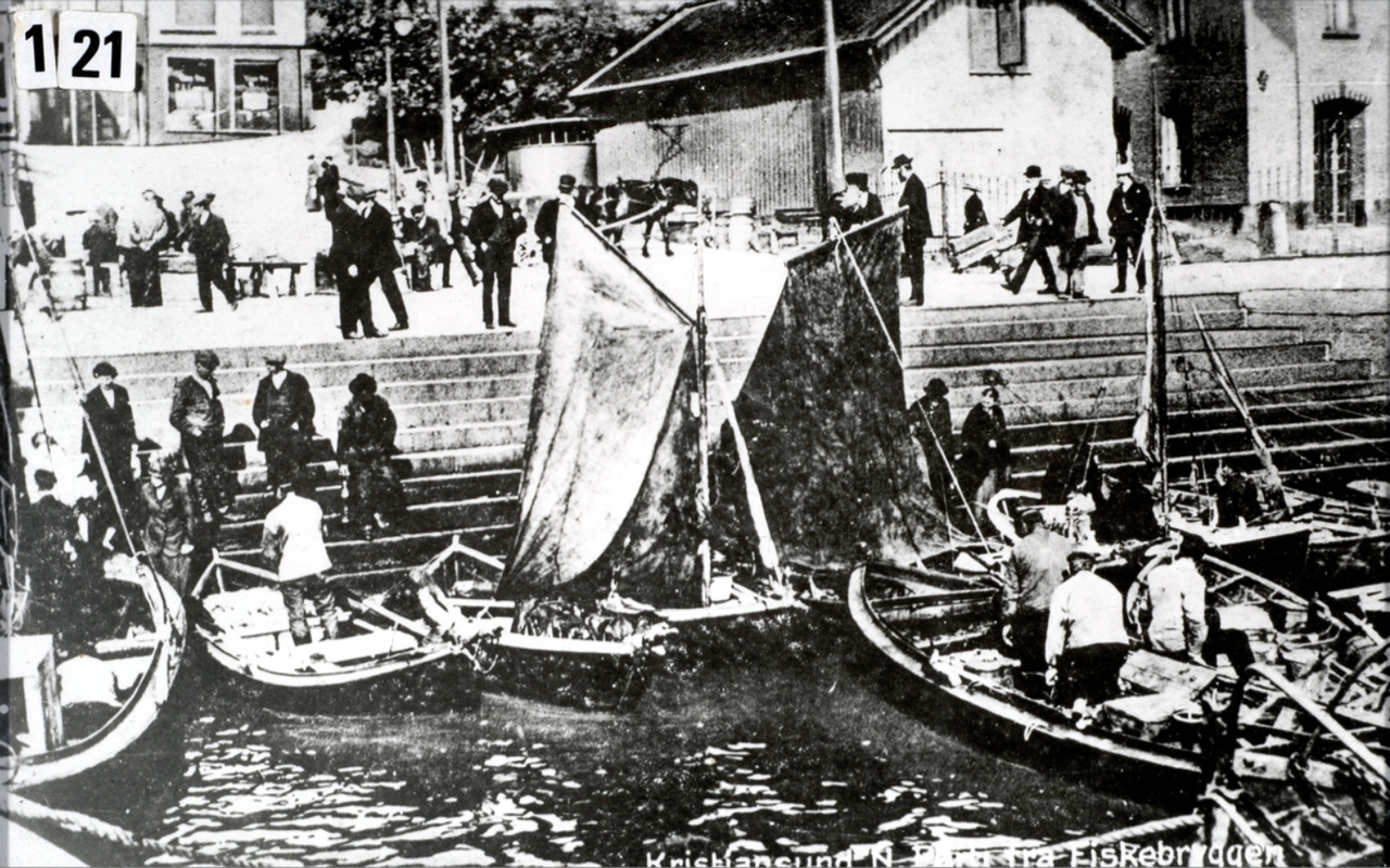 Fra Nordmøre Museums fotosamlinger