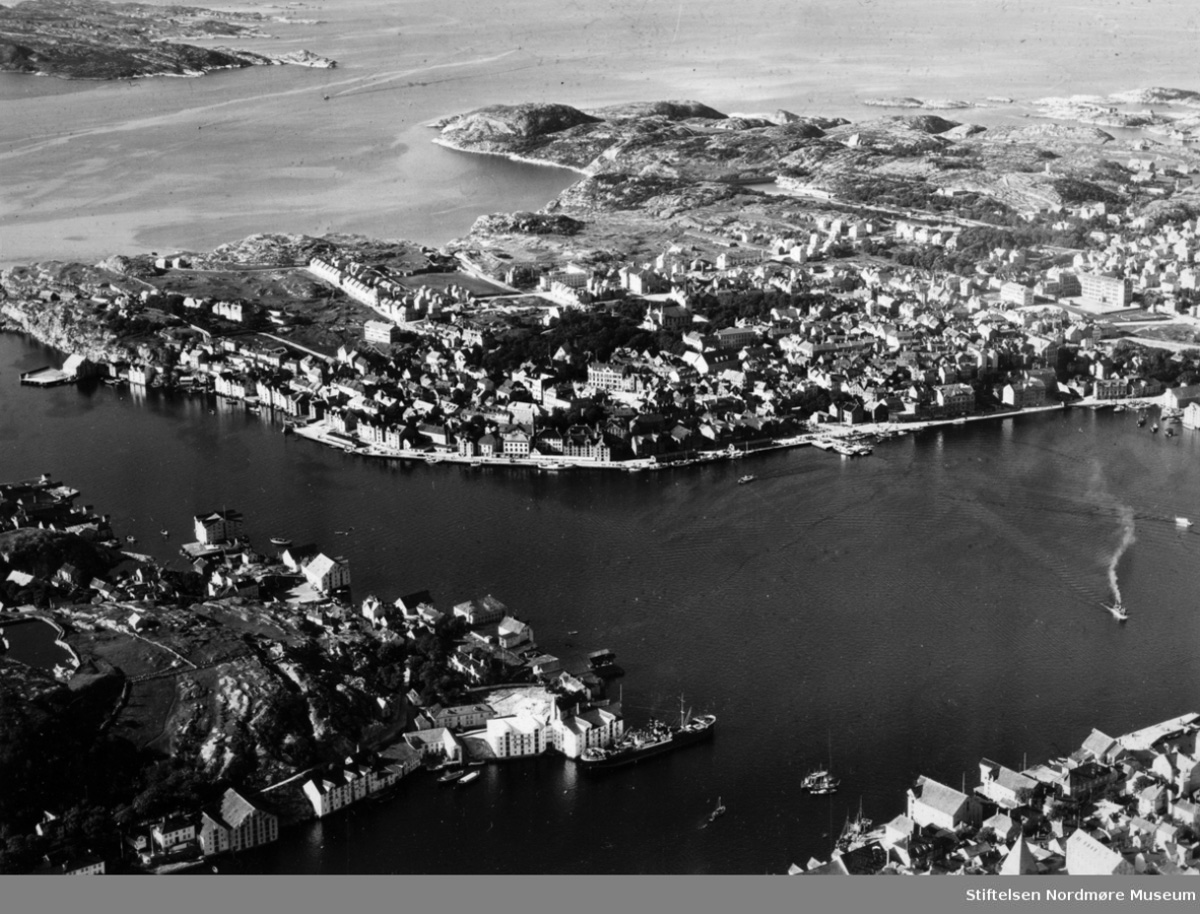 Fra Nordmøre museums fotosamlinger