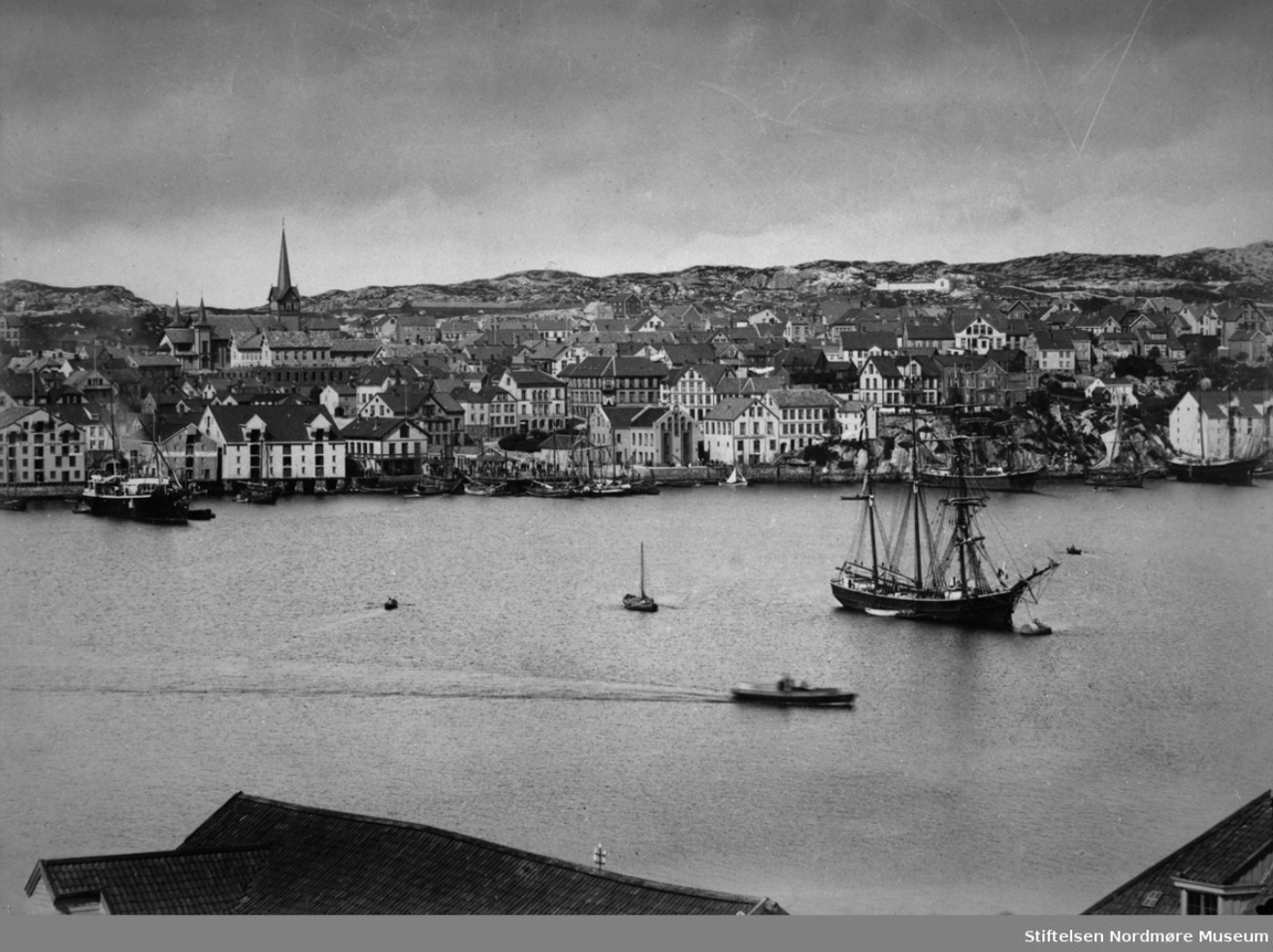 Fra Nordmøre Museums fotosamlinger