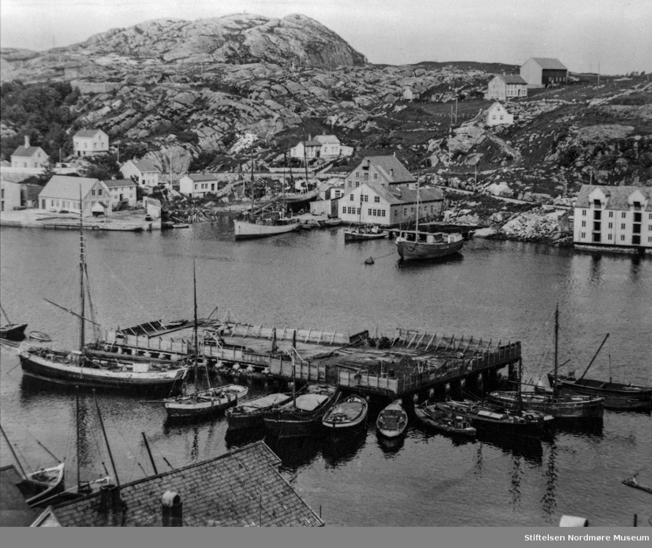 Fra Nordmøre Museums fotosamlinger.