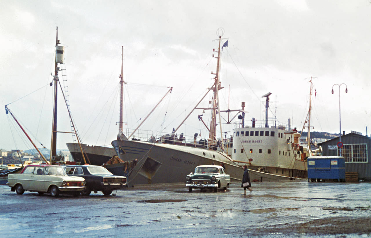 Storkaia med båter, Opel Kadett og Rekord, «Amerikaner» og Fishanbua i 1970. (Foto: John Kuløy)