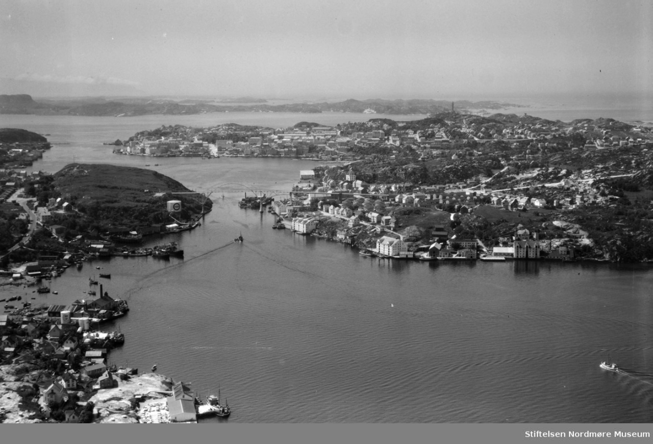 Fra Nordmøre Museums fotosamlinger.