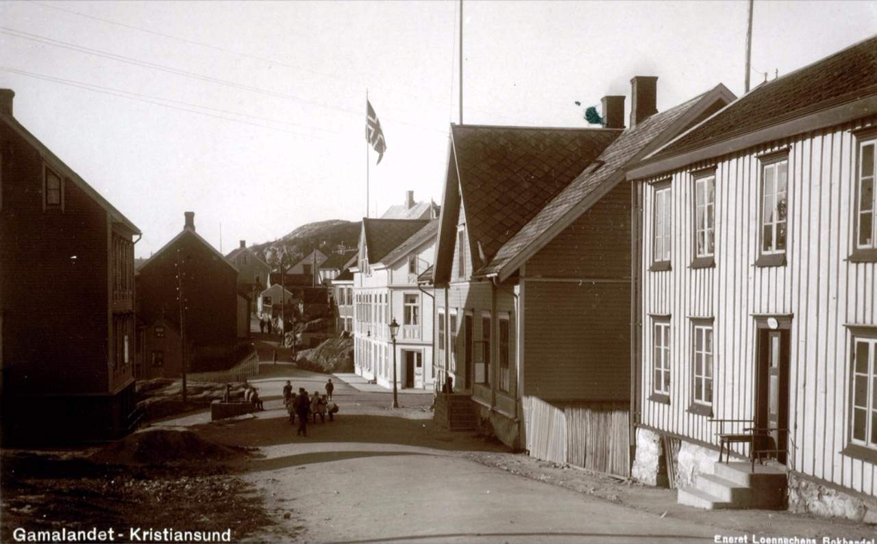 Fra Nordmøre Museums fotosamlinger