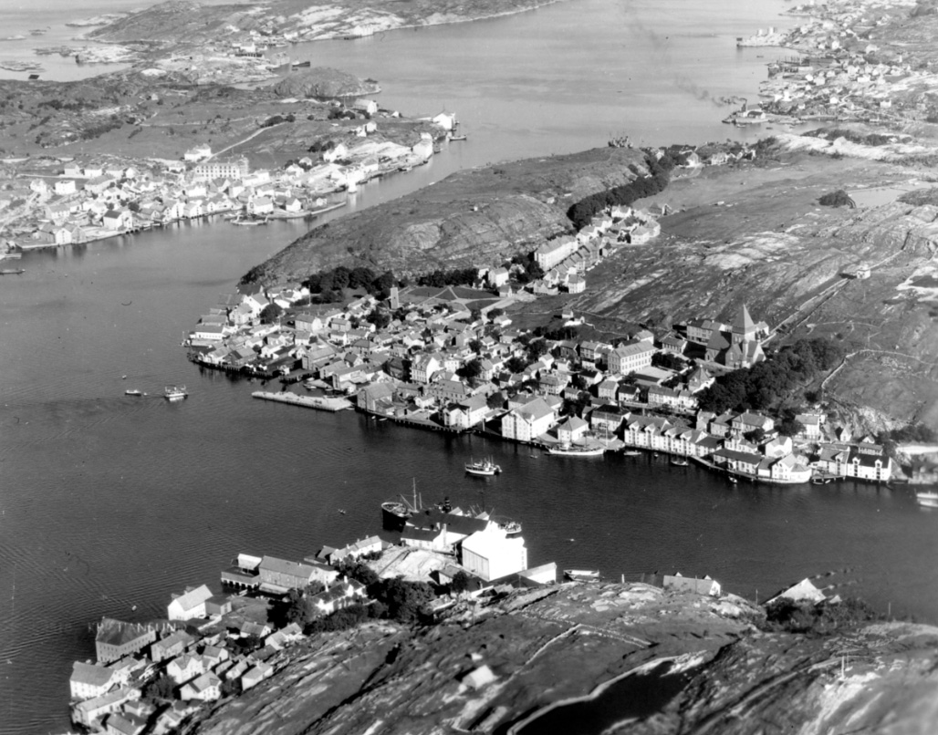 Flyfoto over Kristiansund. Fra Nordmøre Museums fotosamlinger.