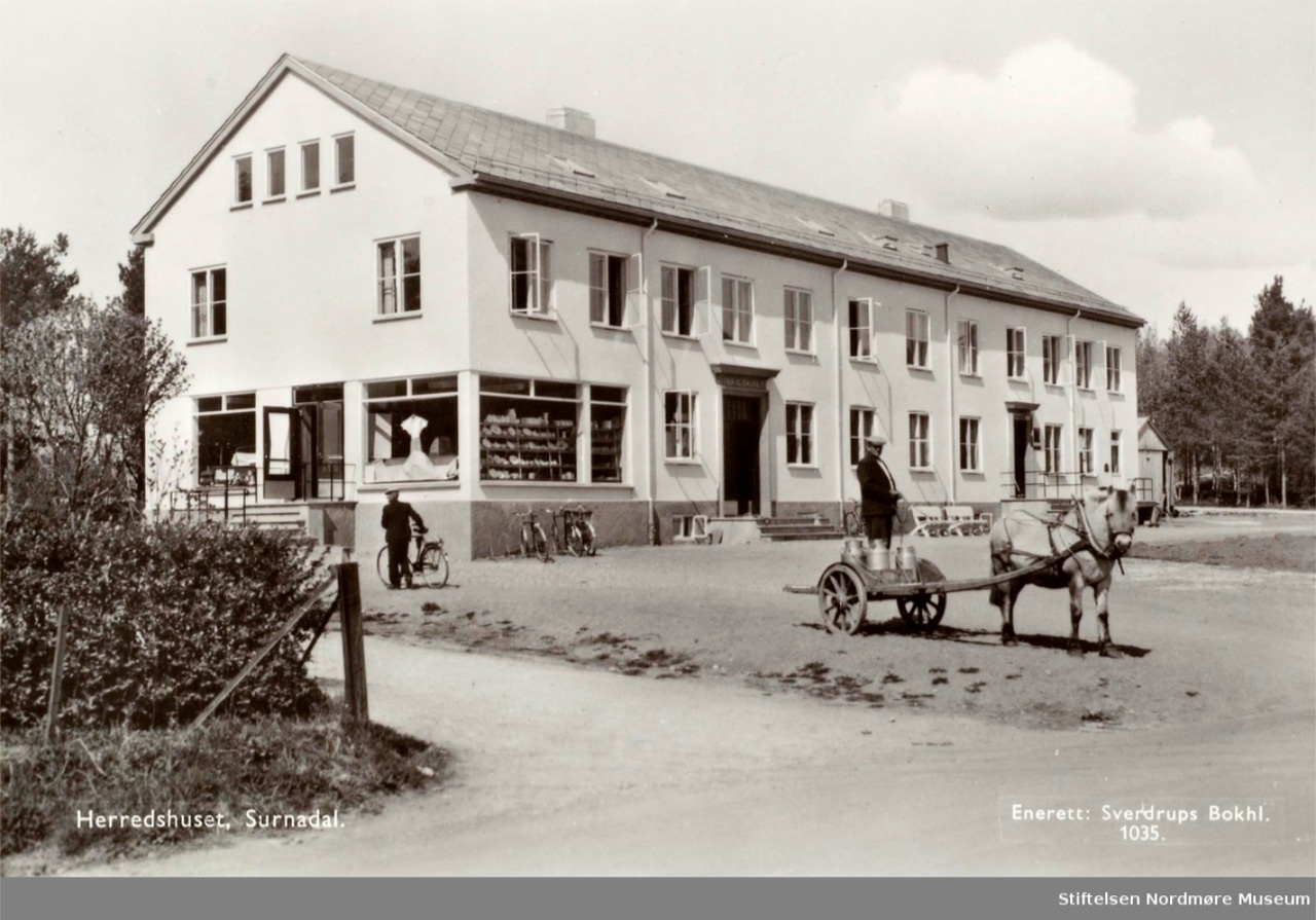 Fra Nordmøre Museums fotosamlinger